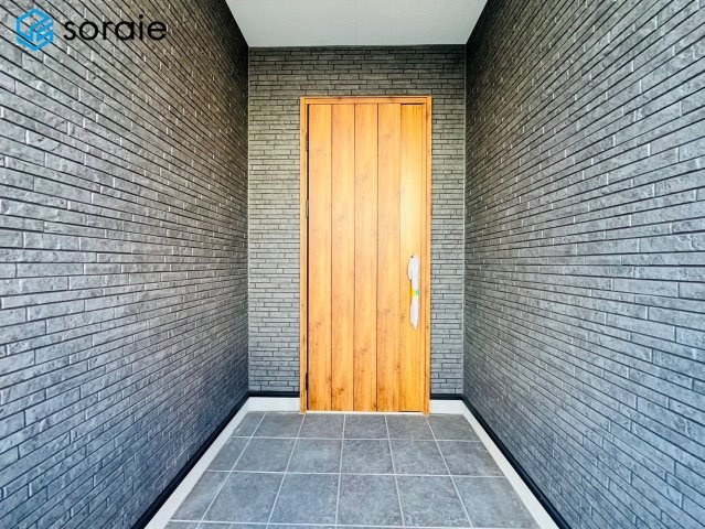 川越市南大塚４丁目　いろどりアイタウンの玄関