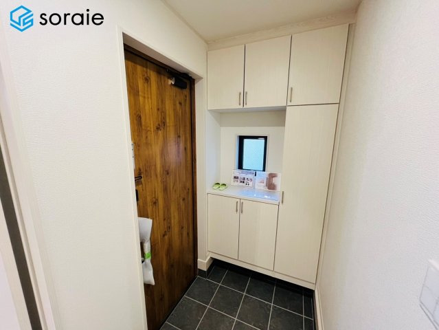 川越市南大塚４丁目　いろどりアイタウンの玄関