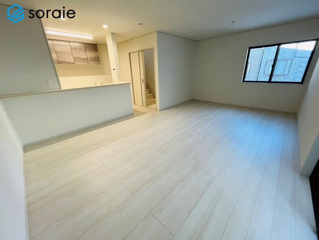 川越市南大塚４丁目　いろどりアイタウンの居間・リビング