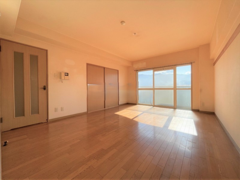 ウイング21【キャッシュバック対象物件】の居間・リビング|おしゃれな居間です