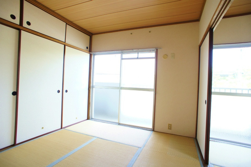 ドエル和泉【10,000円キャッシュバック対象物件】の和室|和室、ちょっとしたくつろぎスペースにいかがでしょうか