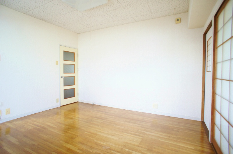 ドエル和泉【10,000円キャッシュバック対象物件】の洋室|個人の部屋や寝室として使える洋室です