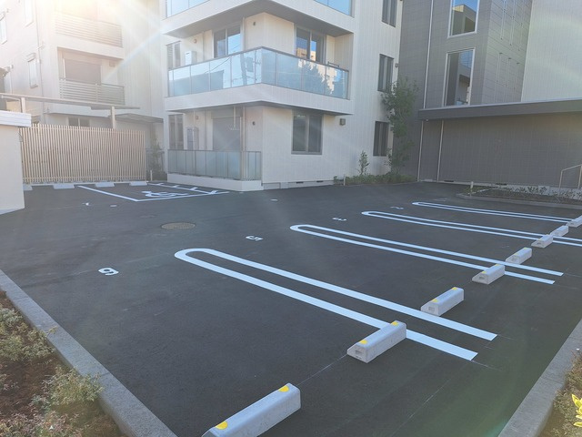 クレールロジュマンの駐車場