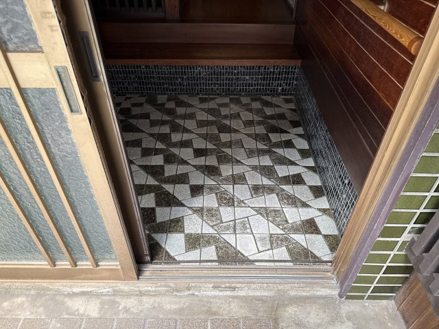 庄田戸建の玄関