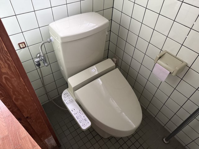 庄田戸建のトイレ