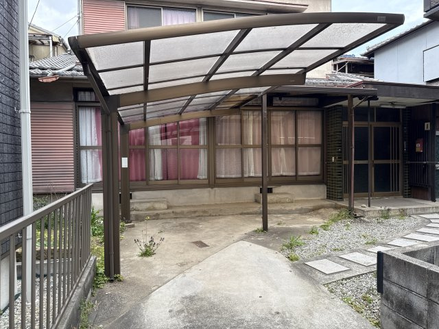 庄田戸建の駐車場
