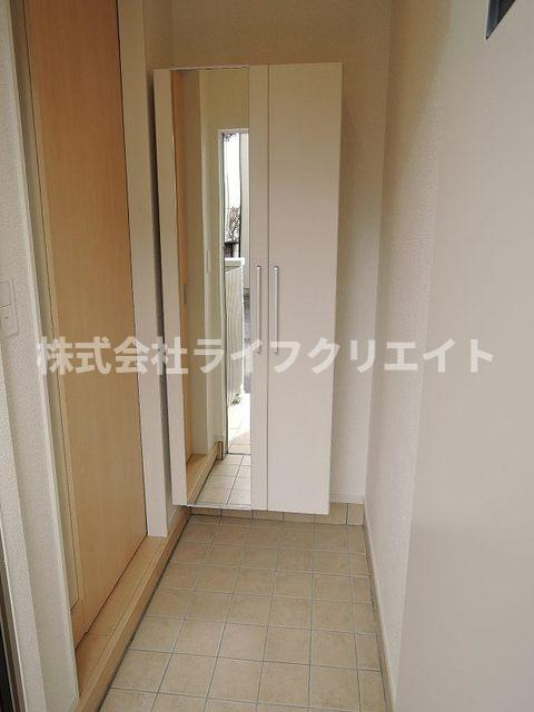 プレシャス19の玄関