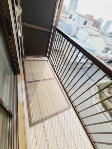 STハイツ芦原のバルコニー