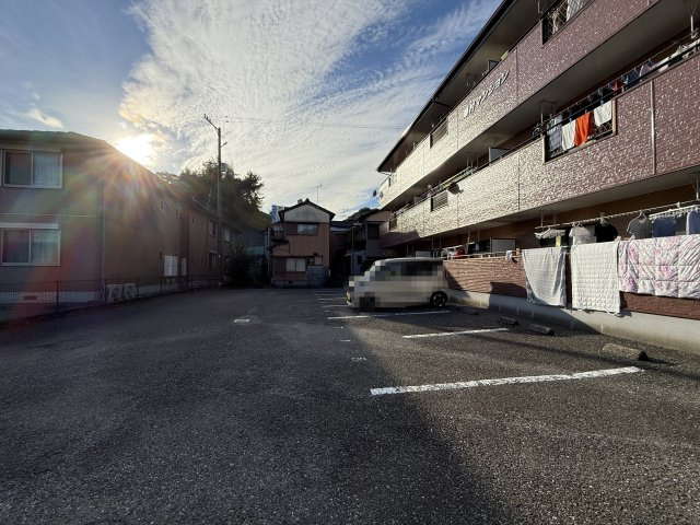 澤村マンションの駐車場