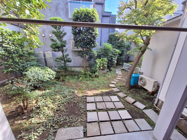 ジュンカシヤの展望|★窓から庭が見える眺望です★