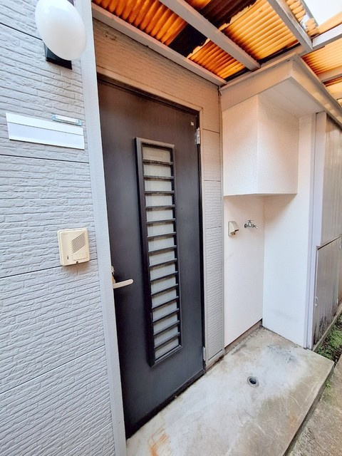 ジュンカシヤのエントランス|★玄関ドア★