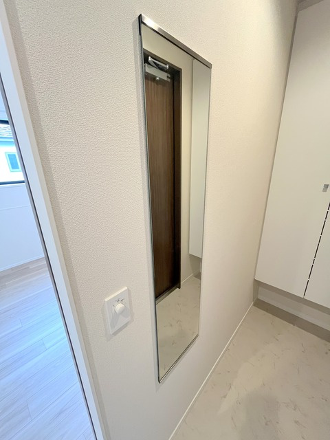 ステラート阿佐ヶ谷の内装|★玄関の姿見★