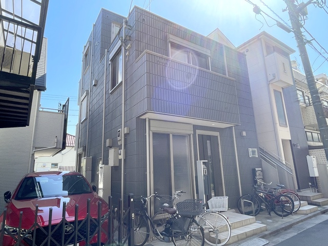 ＦＯＮＴＥ ＬＩＶＩＯＮのエントランス|★通りより１本入った住宅地★