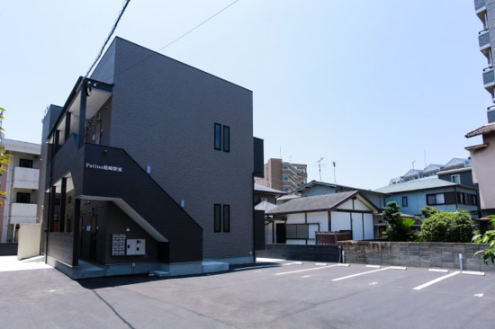 Patina箱崎駅東