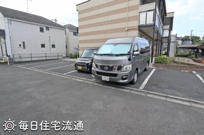 【駐車場】 | サンロイヤルＹ