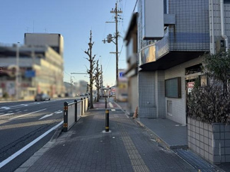 【前面道路含む現地写真】