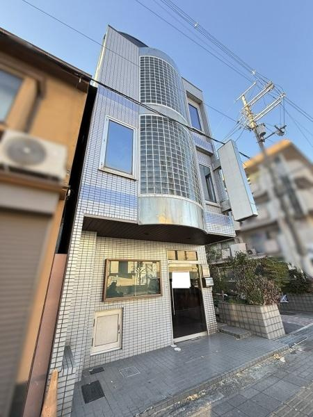 京都市山科区音羽前田町のビルの画像