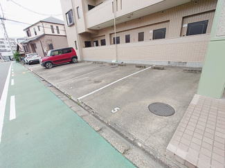 【駐車場】