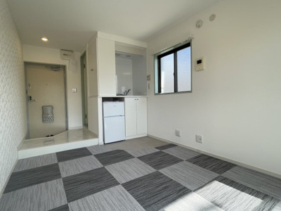 【居間・リビング】 | ホワイトコート北口 | こちらの居間で趣味の時間をお楽しみください