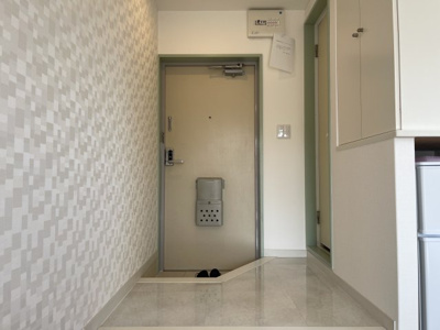 【玄関】 | ホワイトコート北口 | 明るい玄関です