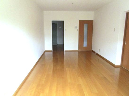 ラフォーレ西里の居間・リビング