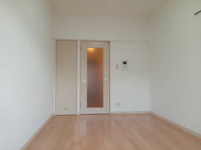 川崎市多摩区中野島６丁目の賃貸マンションの居間・リビング|別部屋参考