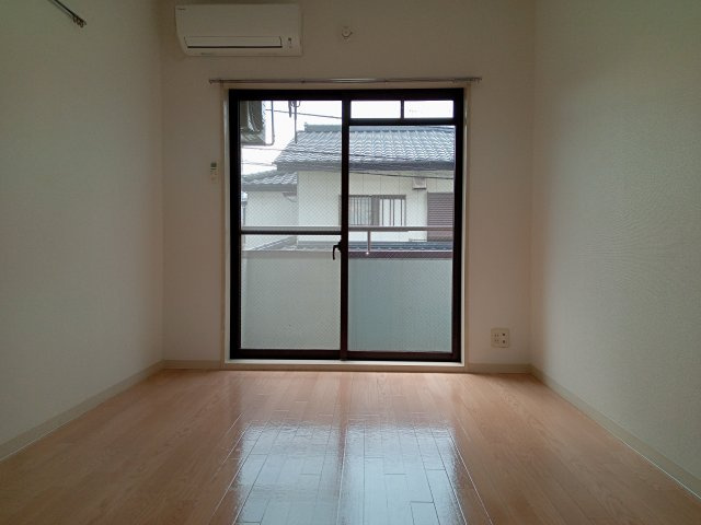 川崎市多摩区中野島６丁目の賃貸マンションの居間・リビング|別部屋参考