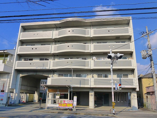 ウエストポートBの外観