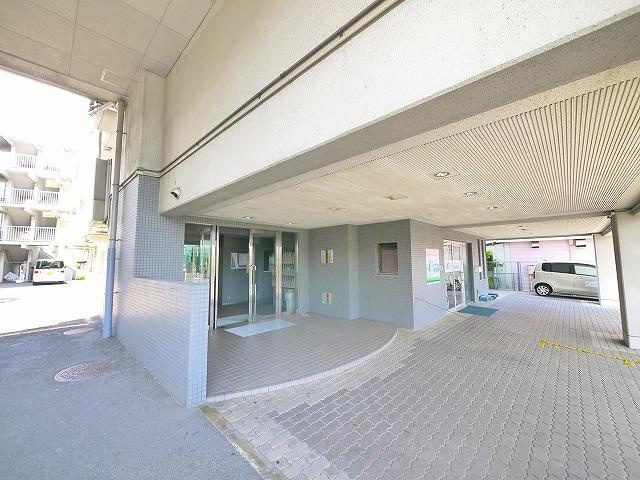 ウエストポートBのエントランス