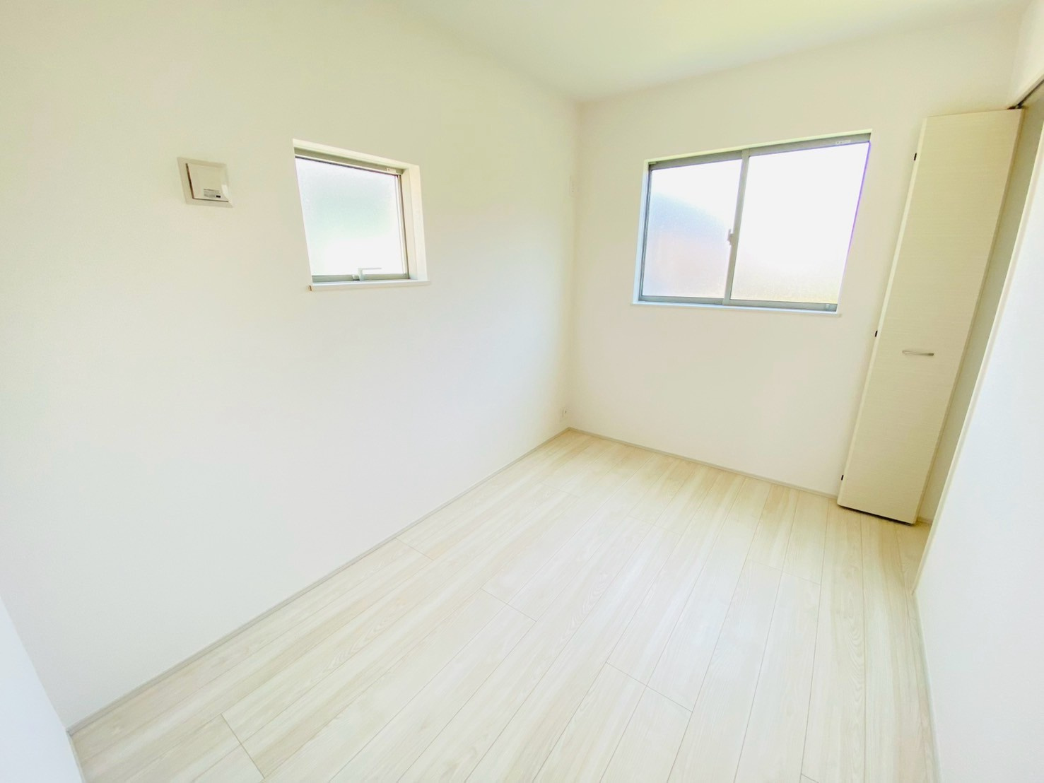 リナージュ／東区長嶺東第1期／２号棟の洋室