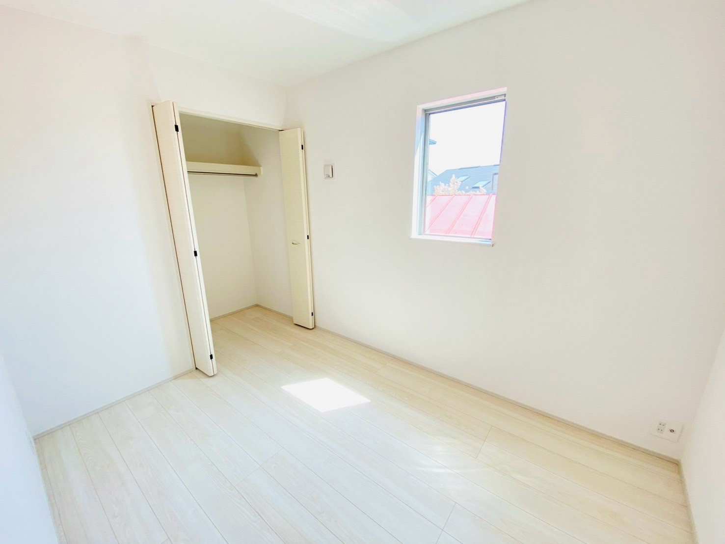 リナージュ／東区長嶺東第1期／２号棟の洋室