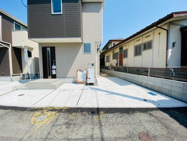 リナージュ／東区長嶺東第1期／２号棟の駐車場
