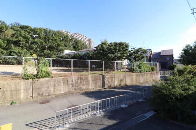 プレジール千里の周辺