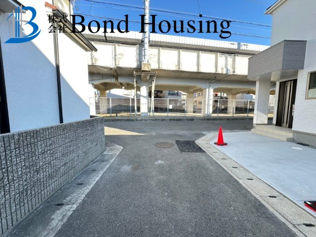 駐車スペース2台　西明石東町　全２棟　1号棟の駐車場