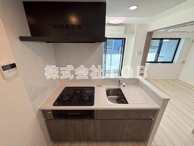 【キッチン】 | S-RESIDENCE高井戸EAST  | 3口ガスコンロ