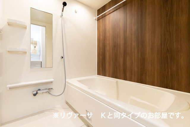 アンベリールＢの浴室