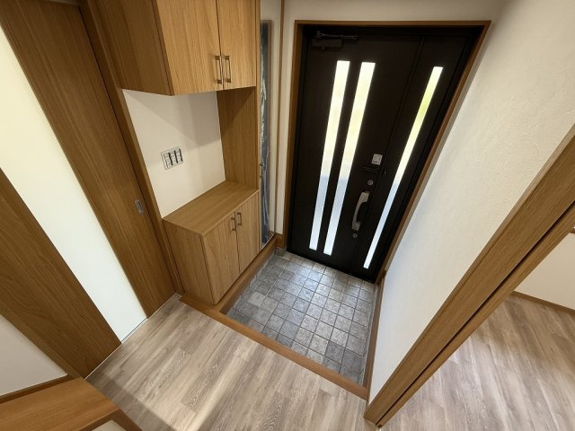 西宮市一ヶ谷町中古戸建（リノベーション）の玄関