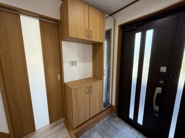 西宮市一ヶ谷町中古戸建（リノベーション）の玄関