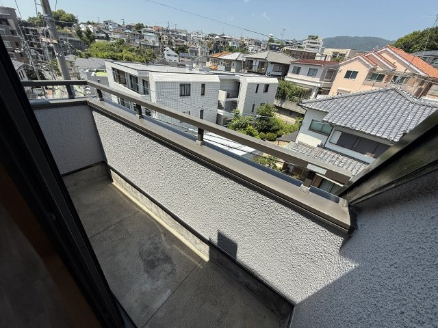 西宮市一ヶ谷町中古戸建（リノベーション）のバルコニー