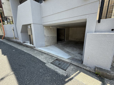 【駐車場】 | 西宮市一ヶ谷町中古戸建（リノベーション） | ◇サイズ要確認（高さ155程度）◇
