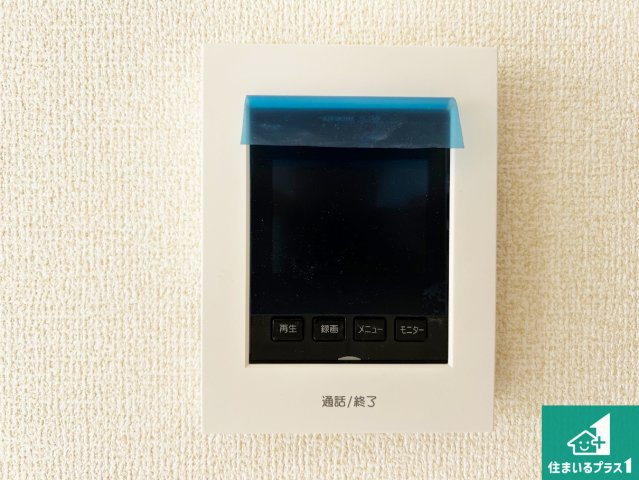 大阪市東住吉区今川　第3期　新築一戸建ての防犯設備|カラーモニターインターホン！声だけでなく来訪者の姿や顔がモニターで確認できるので、小さなお子様がいらっしゃるご家庭でも安心できます！