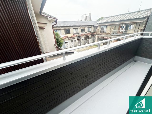 大阪市東住吉区今川　第3期　新築一戸建てのバルコニー|ワイドバルコニーは洗濯物を干すスペースが広いのでご家族が多くても安心！