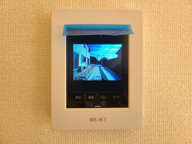 春日市一の谷1丁目第1-4棟（2号棟）の構造・工法・仕様|TVモニター付インターホン　訪問者を画像と音声で確認できる、防犯性に優れた安心のシステム。