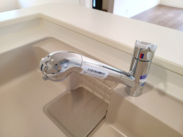 春日市一の谷1丁目第1-4棟（2号棟）の構造・工法・仕様|浄水器付き蛇口　浄水器付きでいつも綺麗なお水が出ます。