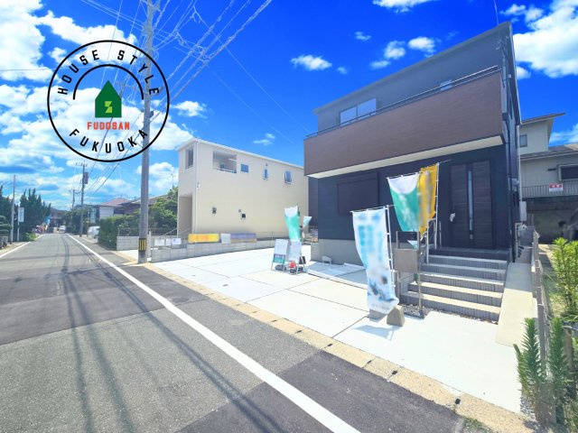 春日市一の谷1丁目第1-4棟（2号棟）の前面道路含む現地写真|見学の時間などお気軽にお問い合わせ下さい。