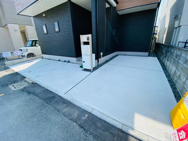 リナージュ／東区南町23-1期／１号棟の駐車場