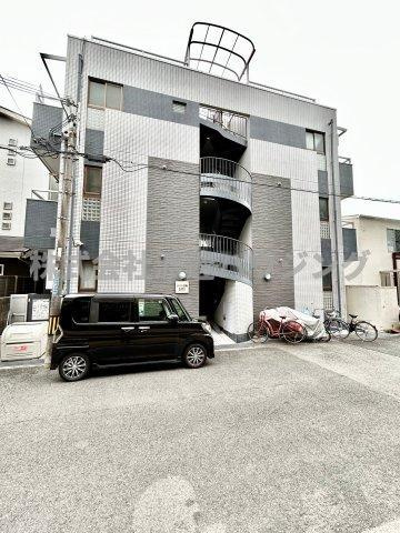 メゾン江坂EASTの外観