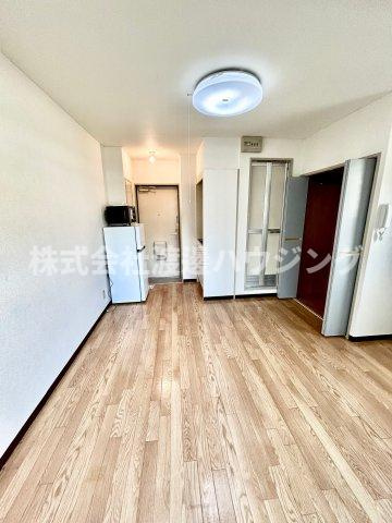 メゾン江坂EASTの居間・リビング