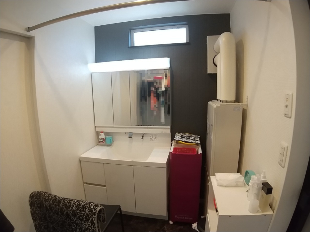 堀川町　中古住宅の独立洗面台