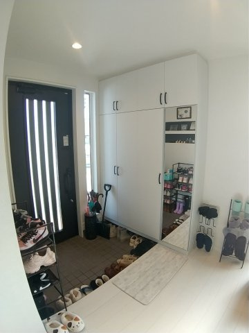 堀川町　中古住宅の玄関